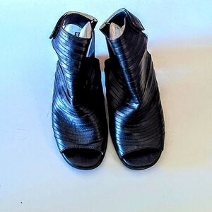 White Mountain Leather Sandals